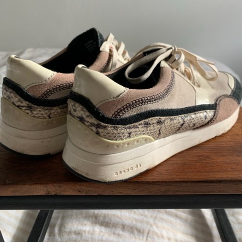 COLE HAAN GRAND OS LADIES SNEAKERS – Size 8